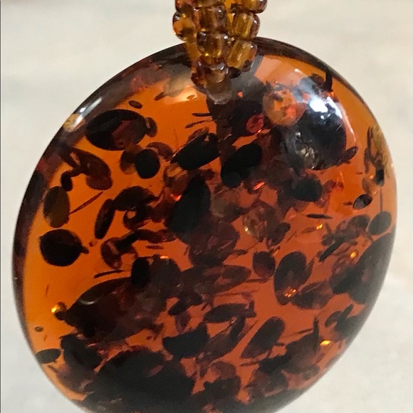 Xcetera Amber-like Necklace with pendant - Picture 2 of 2